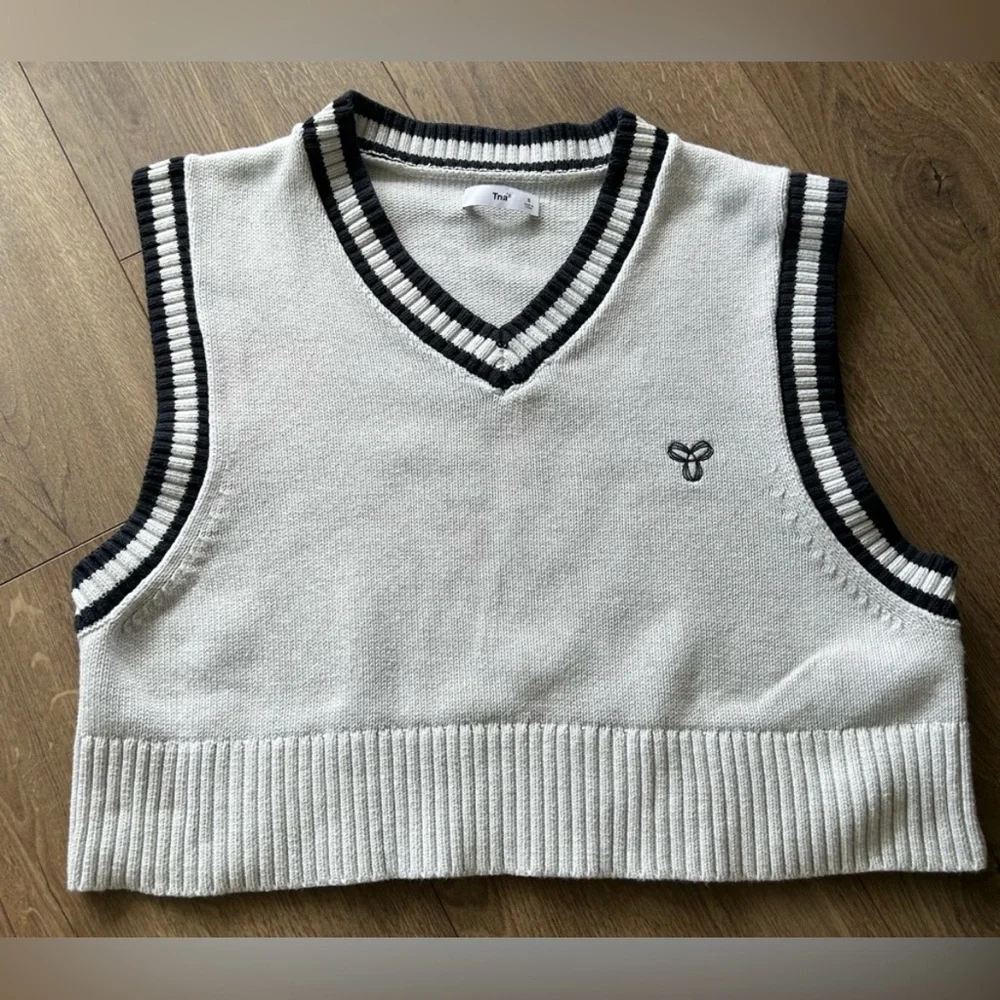 TNA- White Sleeveless Knit Vest with Black Trim - Picture 2 of 5